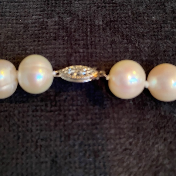 18” CLASSIC PEARL NECKLACE 10.5-11.5 SILVER HOOK - Picture 7 of 8